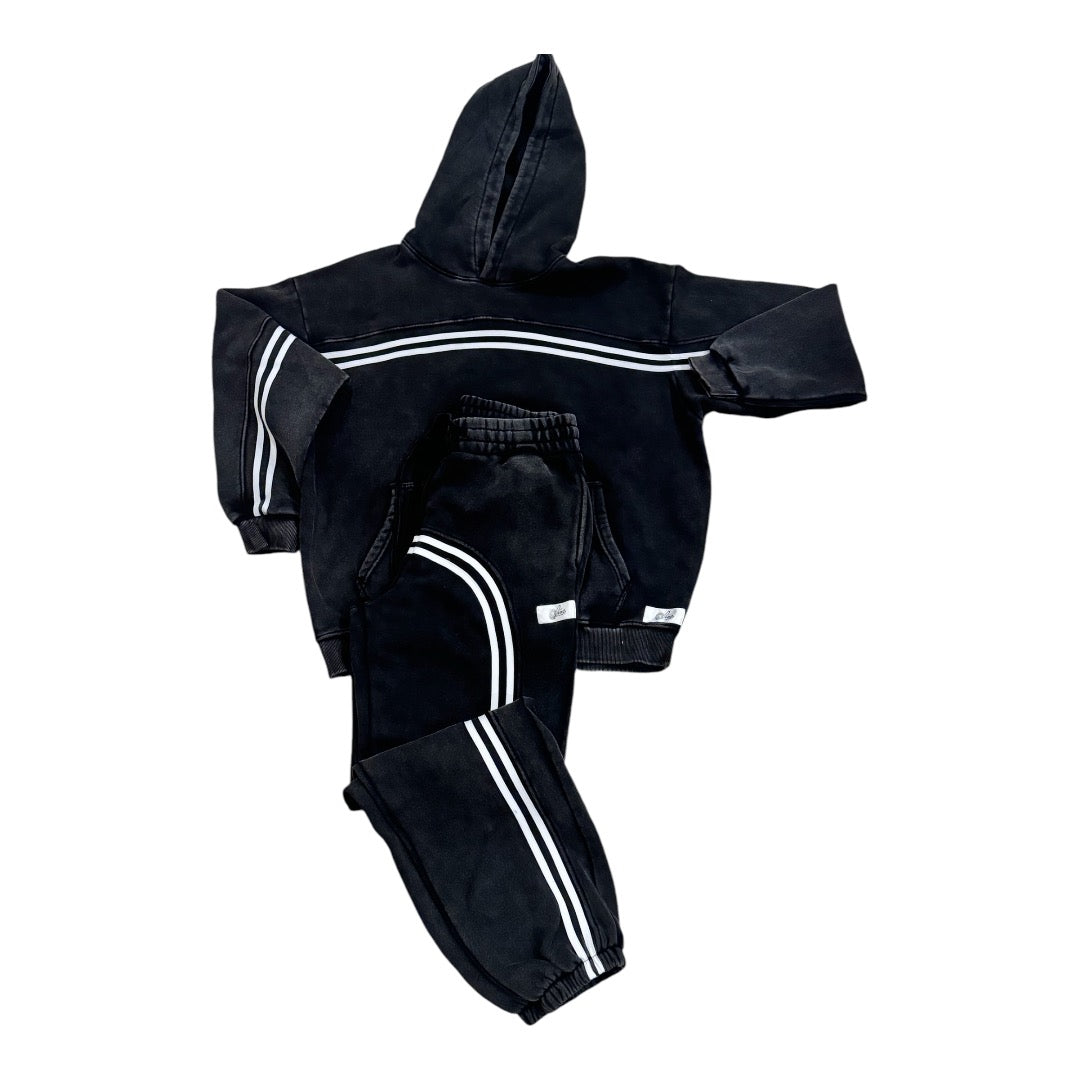 Black/white striped alias sweatsuit